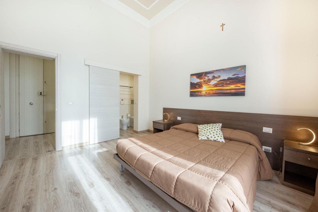 B&B Ambitious Catania Bagian luar foto